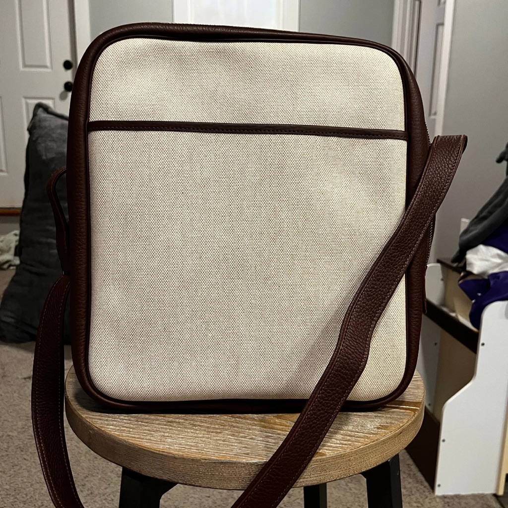 Auth Hermes Victoria Messenger Bag